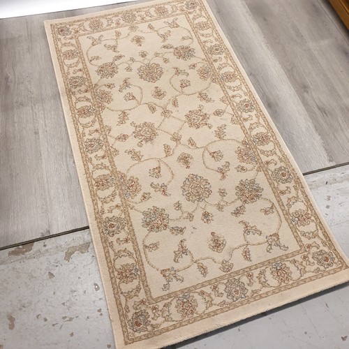 Carpet right traditional - traditional, beige